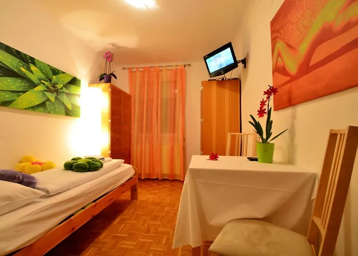 All-in Work & Study Apartment *